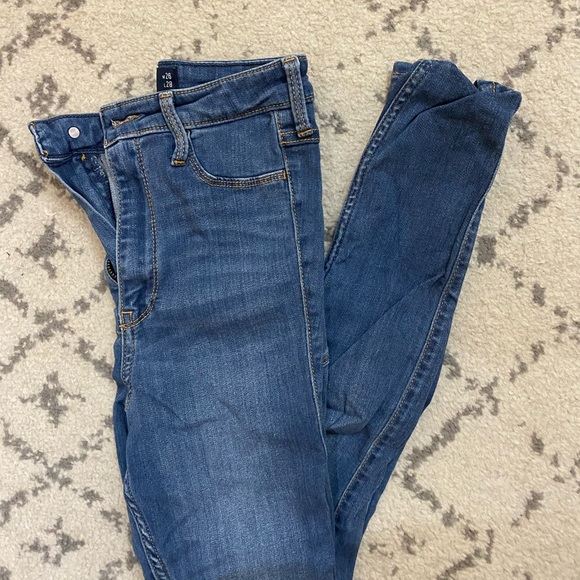 Hollister high rise skinny jean - Picture 3 of 3